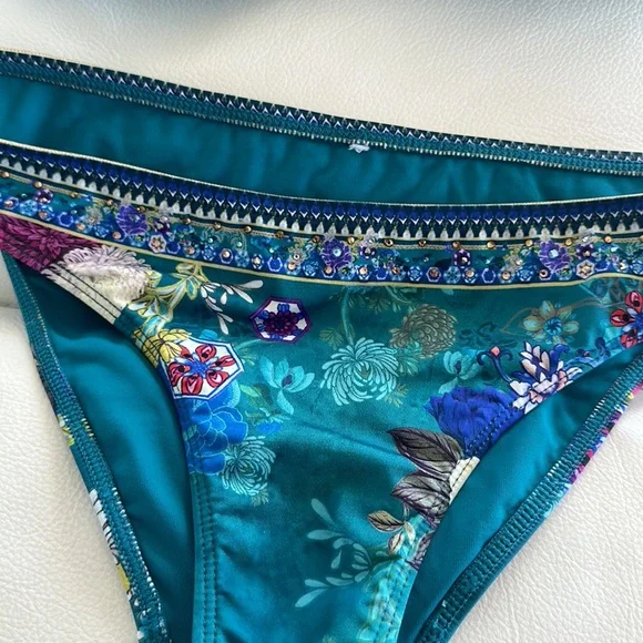 Camila bikini size 32C/D cup top, XS bottom - Picture 3 of 4